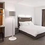 Dilman Luxury Bed & Breakfast 4*