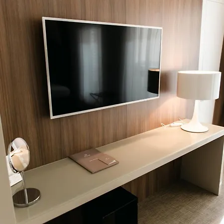Dilman Luxury Bed & Breakfast 4*