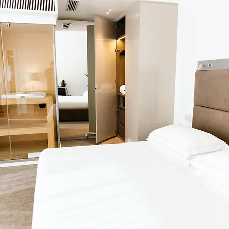 Dilman Luxury 4* باري