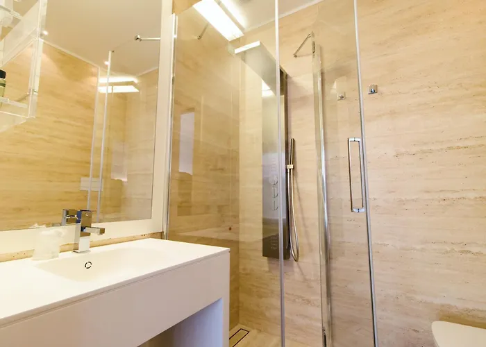 Dilman Luxury 4* باري