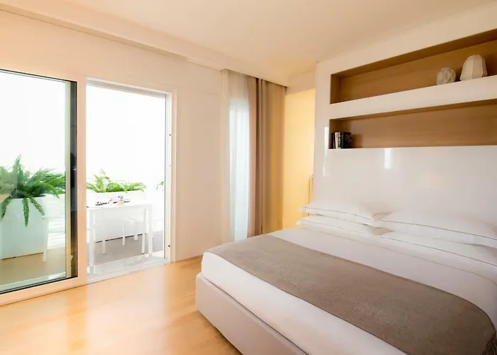 Dilman Luxury לינה וארוחת בוקר